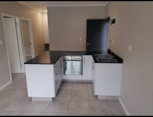 2 BEDROOM APARTMENT FOR SALE IN WATERFALL